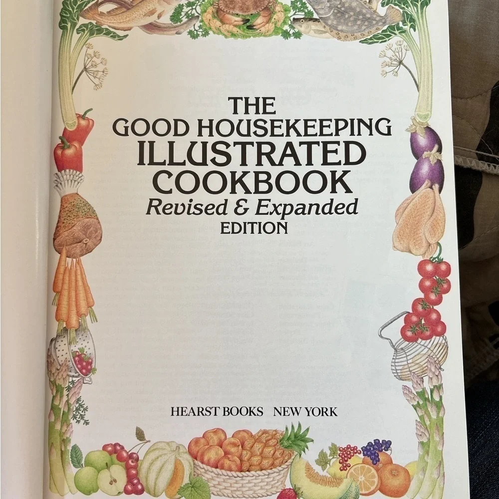 Good Housekeeping Illustrated Cookbook, 1989 edition. Colorful pictures Vintage